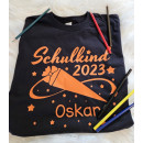 Personalisiertes Kinder T-Shirt "Schulkind 2023" mit Wunschnamen 134/140 weiß hellblau