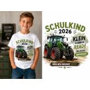 Kinder T-Shirt „Schulkind 2026 – Klein, aber...