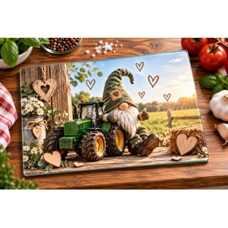 Glasschneidebrett Wichtel mit Traktor – Bauernhof-Motiv mit Herzen | 20 × 28,5 cm
